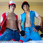 Pokemon trainer duo with @cagedangelcosplay!