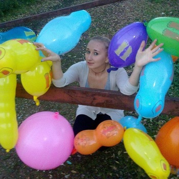 SOPHIE RETURN IN THE PARK FOR FINISH BALLOONS