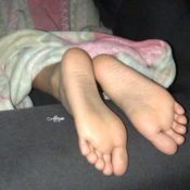 MIS PIESITOS DORMIDA