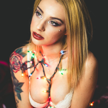 Ashley - Naughty X-Mas