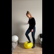 Emilia6 stomp pop 3 balloons