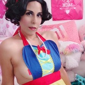Flirty and seductive, Snow white