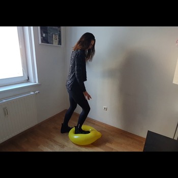 Tanja stomp pop 2 balloons (2 Videos)