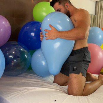 Looner boy popping balloons 16 inch