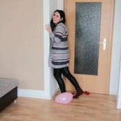 Susan stomp pop 4 balloons (2 Videos)