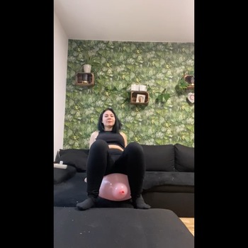 Dana6 sit to pop 3 balloons (3 Videos)