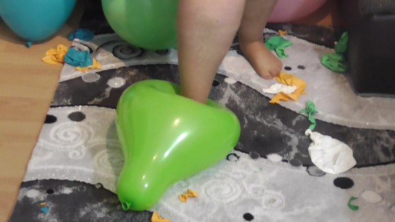 Ballons and Feets Video