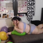 Play ( Non Pop) Video