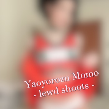 Yaoyorozu Momo lewd shoots