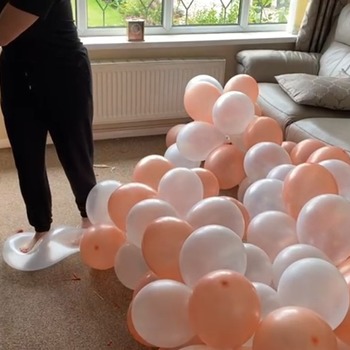 Mother Barefoot balloons pop