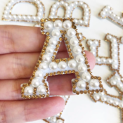 free shipping 3D English Letters Beaded Pearl Sewing On Patches For Kids Clothes Bags Lace Rhinestone Applique DIY Accessory Name Logo Patch