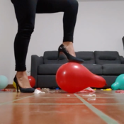 Heel pop balloons by Ary