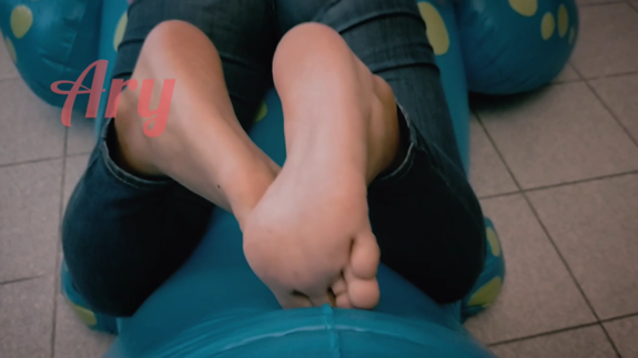Feet fetish Ary
