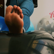 Feets and balloons!!