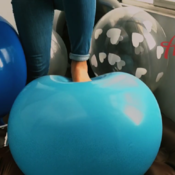 Feets and balloons!!
