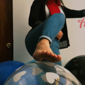 Feets and balloons!!