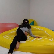 Inflatable yellow sofa mouth blow!