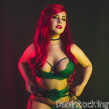 Poison ivy boudoir - 20 HD pics