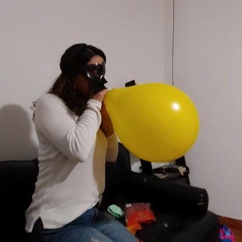 Ary blow balloons by mouth!! no pop!!