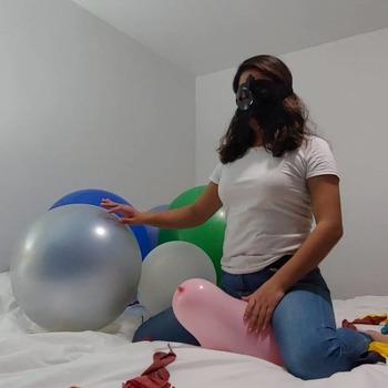 Ary sit and ride to pop balloons in the bed!!