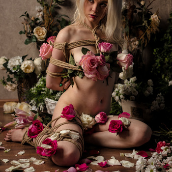 Shibari and Flowers