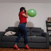 Blow to pop in sexy jeans and high heels Ary!!