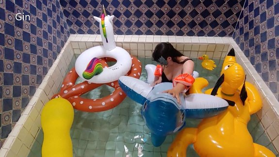 Intex Inflatable Deflated Deflating inflatables in the pool by Gin!! - julielooner. Gin deflate ...