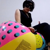 Deflating sexy beachball by Alice!!