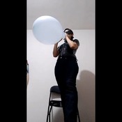 Alice mouth blow, sit to pop and blow to pop 12 inches balloons!!!