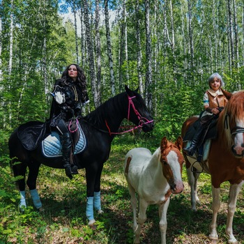 Horse walk Jennifer and Ciri