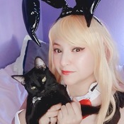 Full selfis  Marín Kitagawa escolar y bunny