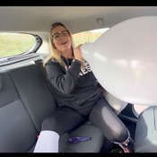 B2P 3 big balloons in the car !