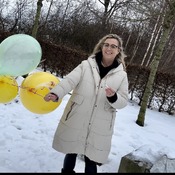 Cigarette pop 8 balloons My Bestie and me