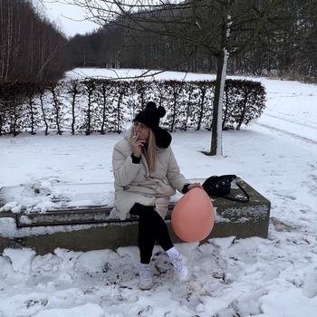 Popping balloon With cigarette