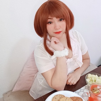 Uraraka selfis Seifuku pink