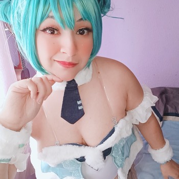 Full selfie Miku bunny