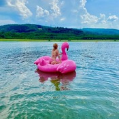 Julliete shooting with inflatables
