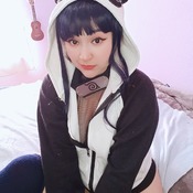 Hinata panda selfis