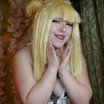 Lucy Taurus Vidéo spéciale lait with topless