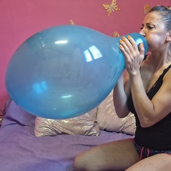 Crystal blue belbal 14" blow to pop