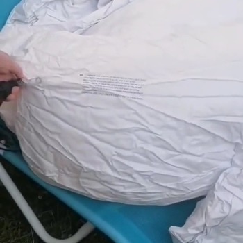 Inflating poolfloats for shooting