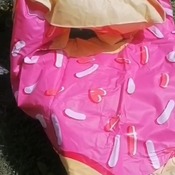 Inflating poolfloats for shooting
