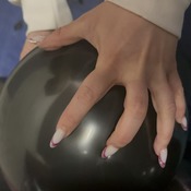 SAKURA - Stiletto nails vs Balloons