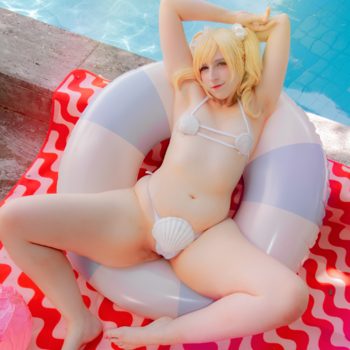 Juliet Poolside Lollipop (Chainsaw Lollipop)