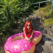 Lena shooting with inflatables 1