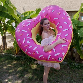 Lera shooting with donut