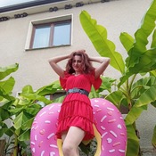 Lera shooting with donut