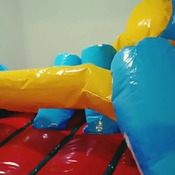 New inflatable castle jump and play !!!