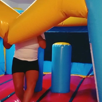 New inflatable castle jump and play !!!