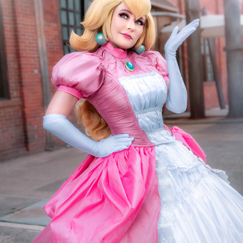 Peach Cosplay